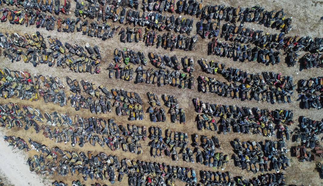 Çözüm bekleyen sorun! Otopark döviz mezarlığına döndü 6